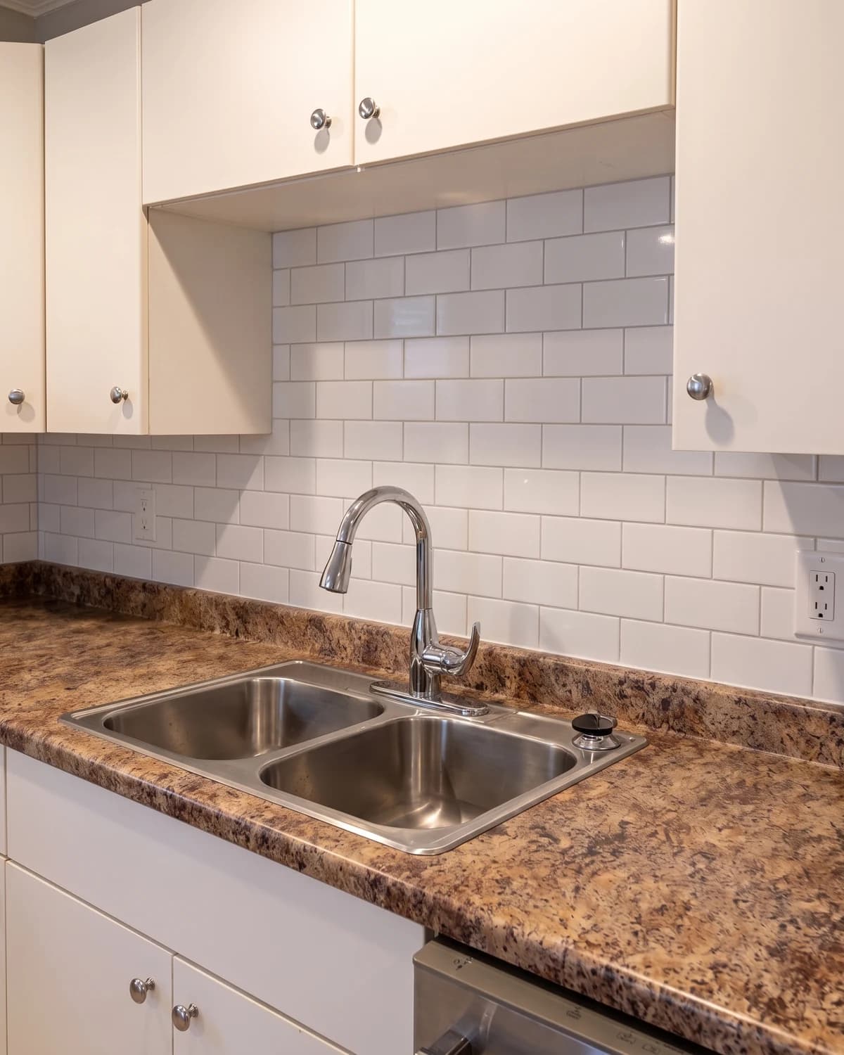 Kitchen backsplash, after