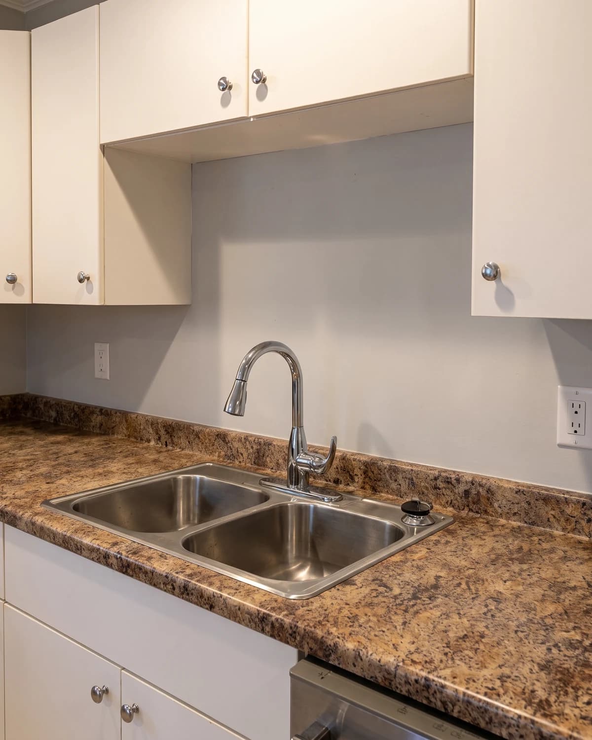 Kitchen backsplash, before